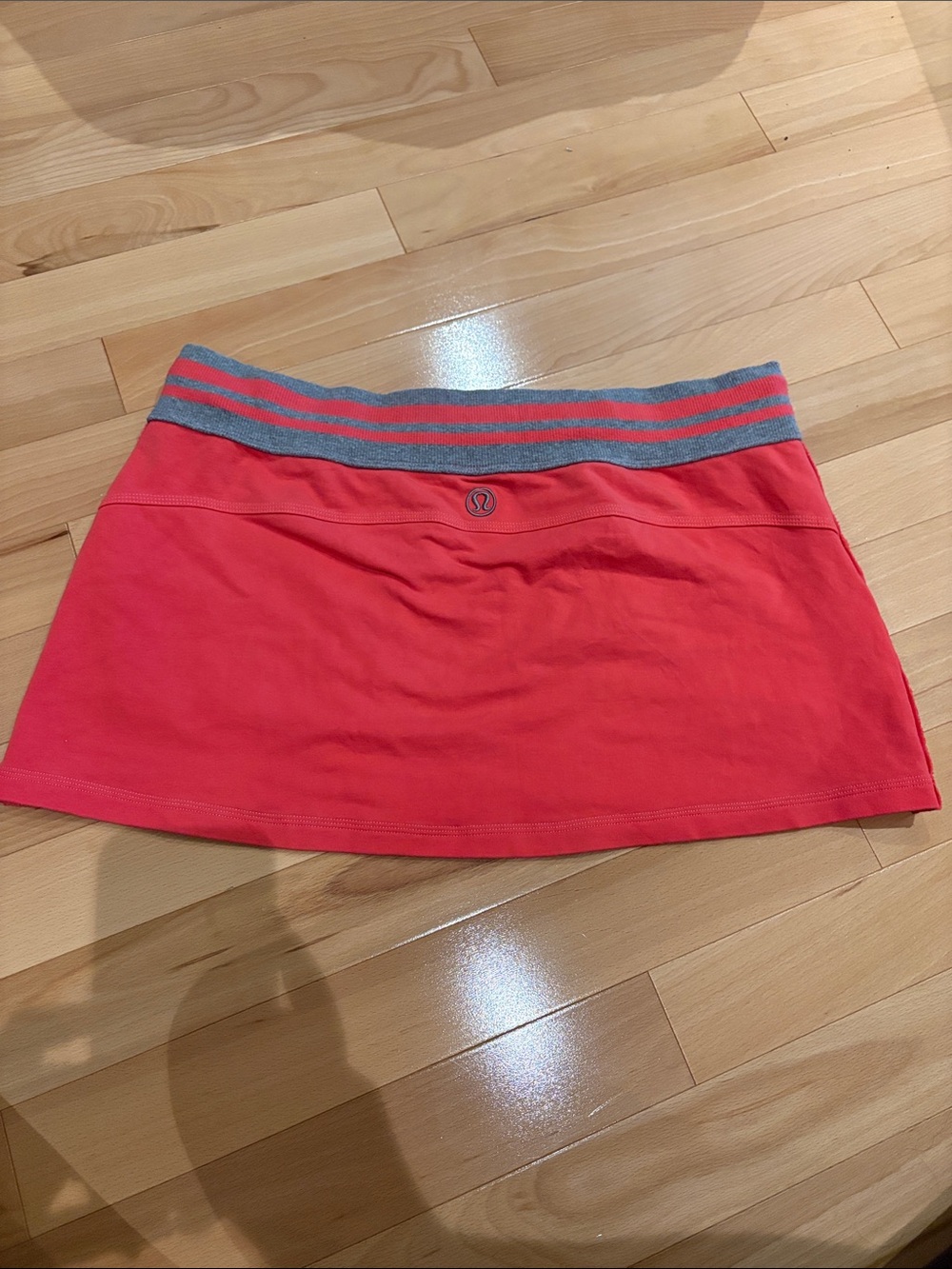 Lululemon Athletica Coral Pink Terry Mini Skirt with Gray Waistband - size 8 - Picture 11 of 16
